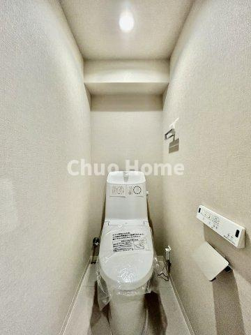 トーア東尾久マンションのトイレ|【トイレ】 温水洗浄便座機能付きトイレ。温水洗浄便座は清潔にお使いいただくための大切なアイテムです。