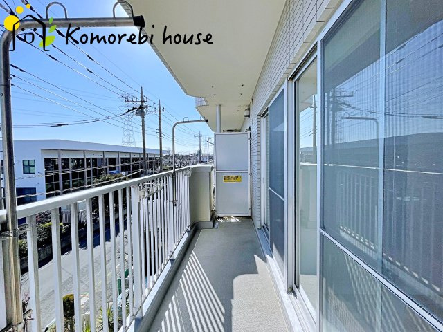 東建ニューハイツ北鴻巣のバルコニー|外からの目が気にならないバルコニーで洗濯物が干せます