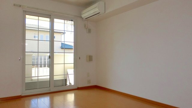 ソレイユ・ルヴァンⅠの居間・リビング|ゆったりとしたリビングです