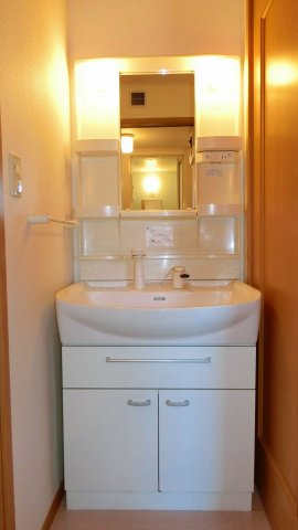 ソレイユ・ルヴァンⅠの独立洗面台|洗面所です