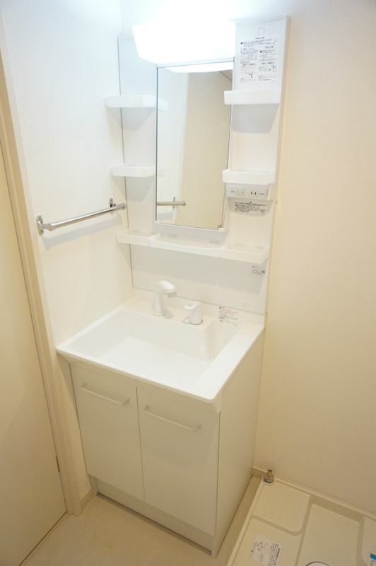 リブリ・グランハイム新検見川の独立洗面台|使いやすい洗面所です