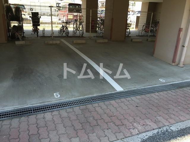 グリーンタウン市川の駐車場|平面駐車場