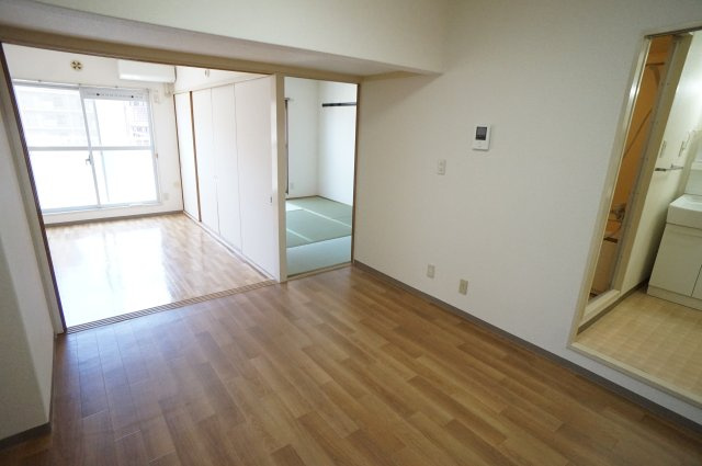 グリーンタウン市川の居間・リビング