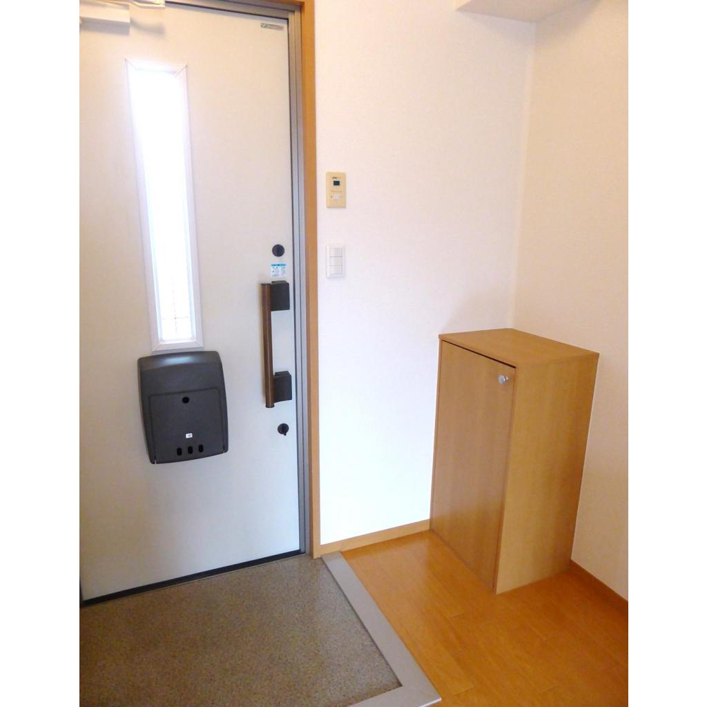 プラレスト梅林の玄関|シューズボックス有！上に小物も置けますね♪