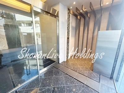 【エントランス】 | ライムグリーン | オートロック完備のエントランス♪