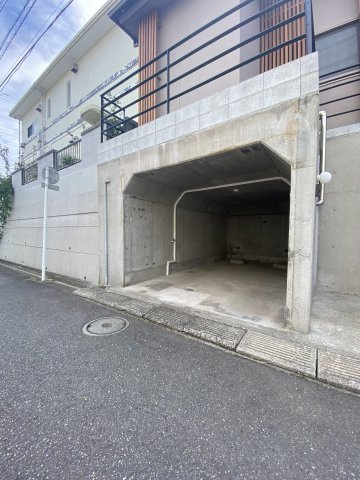 【駐車場】 | 南区堀ノ内町2丁目中古戸建 | 車庫部分