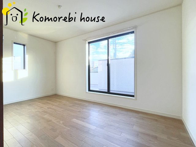 さいたま市大宮区櫛引町１丁目　新築一戸建て　グランドパティオ　02の寝室|"寝室にはゆとりのある広さがあり大きめのベッドも余裕をもって配置できます。実際に内覧いただければ、サイズ感もよりイメージしやすいと思います。採寸もその場でご協力いたしますので、ぜひお確かめください。"