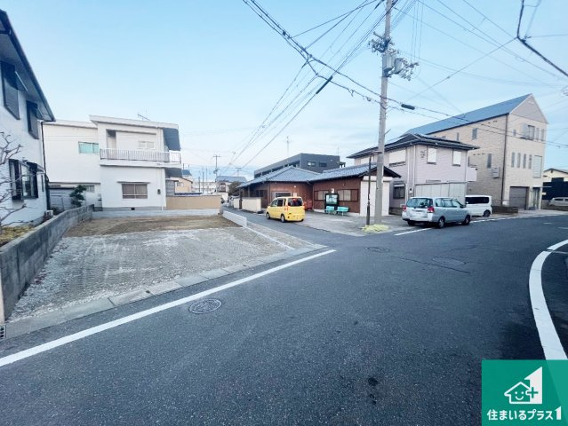 淡路市志筑　新築一戸建ての前面道路含む現地写真|周辺は落ち着いた街並みの住宅地！子育てがしやすい住環境です！まだ未完成ですが、現地でしかわからない事もございます。是非一度ご覧ください。