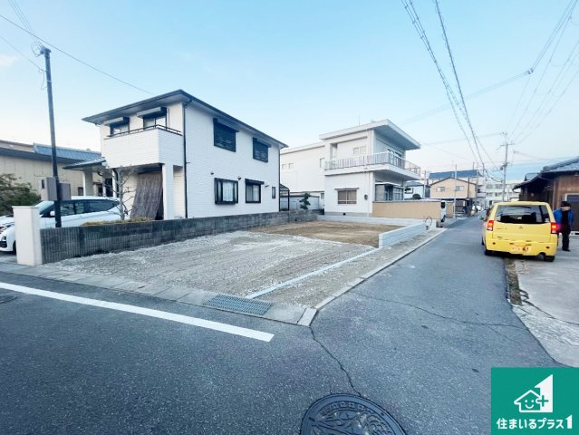 淡路市志筑　新築一戸建ての前面道路含む現地写真|周辺は落ち着いた街並みの住宅地！子育てがしやすい住環境です！まだ未完成ですが、現地でしかわからない事もございます。是非一度ご覧ください。