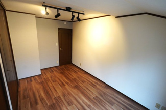 【洋室】 | 町田市金井１丁目戸建 | ２階　洋室約７．３帖