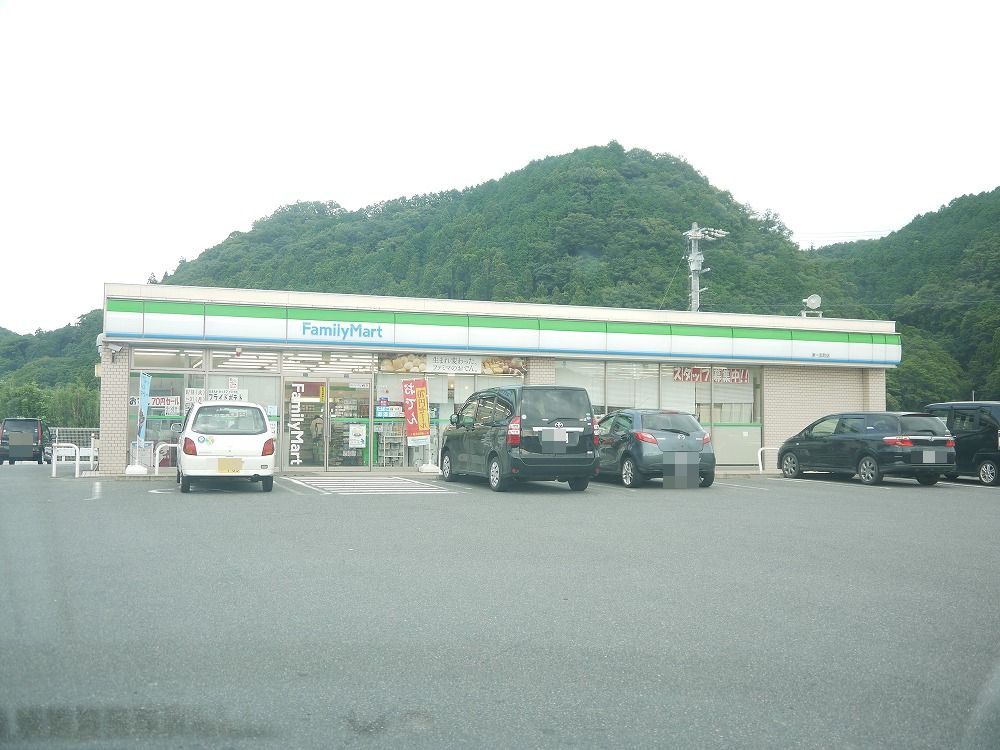 エスポワールの周辺|【コンビニエンスストア】ファミリーマート 津一志町店まで999ｍ