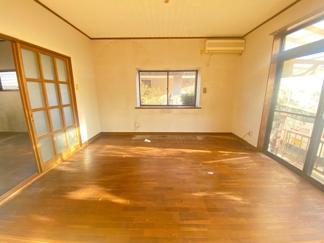 都城市志比田町の中古一戸建の居間・リビング