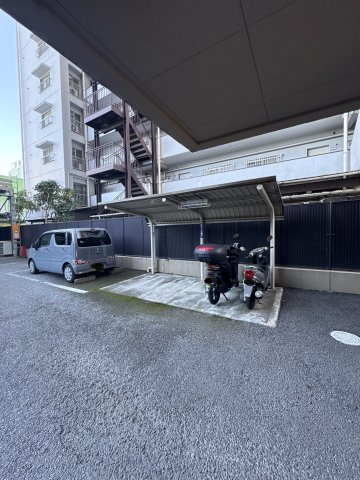 サーパス小田原本町の駐輪場