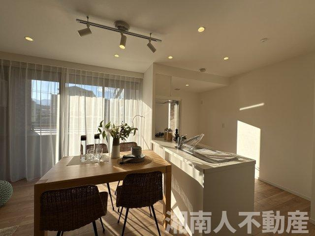 サーパス小田原本町の居間・リビング|使いやすい居間です