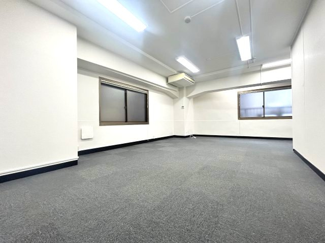 友野本社ビル　704の内装