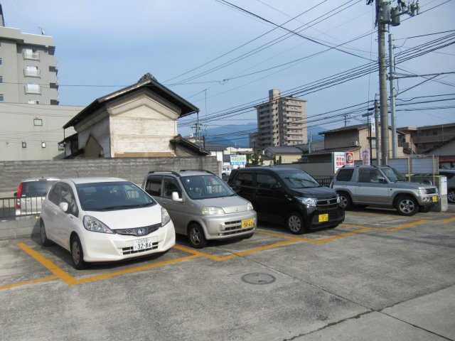 花笠マンションの駐車場