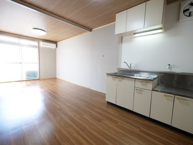 ガーデンハイツ南輝Ｂの居間・リビング