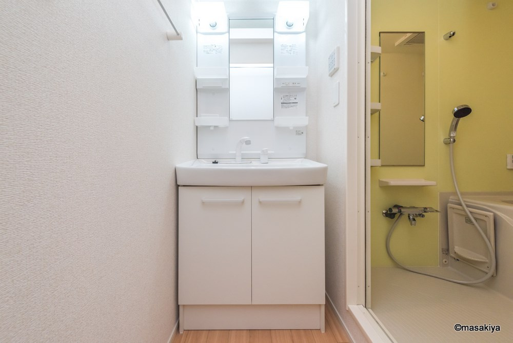 グランドハウス妻科の洗面所|洗面・脱衣　シャンプードレッサー付