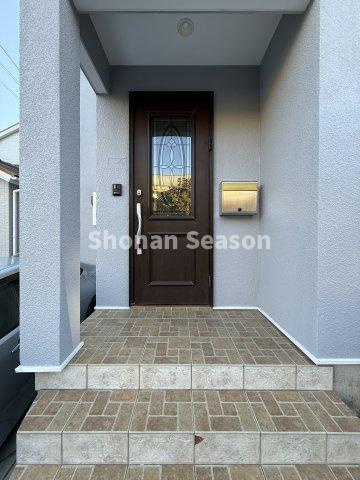 【玄関】 | 内覧の際には新生活をイメージしながら隅々までご覧くださいね。