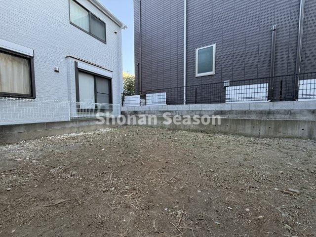 【現地画像あり】茅ヶ崎市菱沼1丁目　中古戸建　30.25坪の庭|南側にはお庭スペースがあり、家庭菜園など楽しみが広がりますね☆