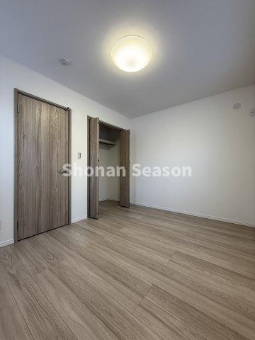 【洋室】 | 廊下を含めて全室フローリング貼替済みとなっております！