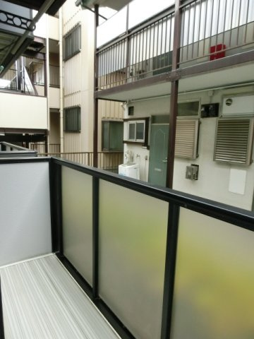 【バルコニー】 | 千葉ハイツⅡ | 南向きの明るいバルコニー。 （※参考写真）