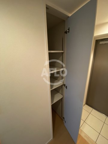 ポートヴィラ靭公園　西船場小学校の収納|ポートヴィラ靭公園　玄関