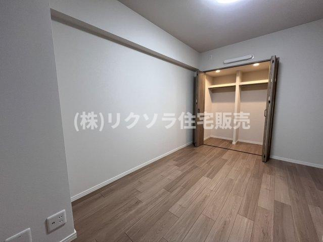 メロディーハイム大日の洋室|洋室4.7帖
■物件内覧・資金計画相談・住宅ローン相談、リフォーム相談、お問合せ受付中■
※当日・翌日のご内覧、ご相談はお電話でのお問合せがスムーズです！