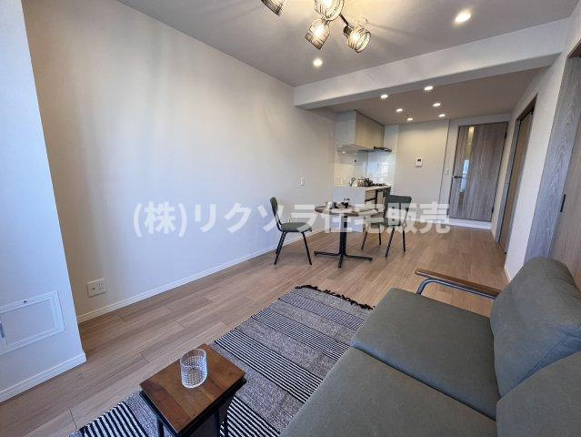 メロディーハイム大日の居間・リビング|LDK13.6帖
■物件内覧・資金計画相談・住宅ローン相談、リフォーム相談、お問合せ受付中■
※当日・翌日のご内覧、ご相談はお電話でのお問合せがスムーズです！