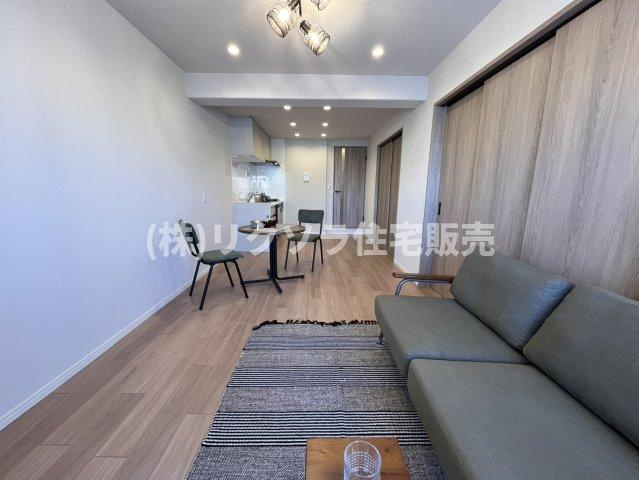 メロディーハイム大日の居間・リビング|LDK13.6帖
■物件内覧・資金計画相談・住宅ローン相談、リフォーム相談、お問合せ受付中■
※当日・翌日のご内覧、ご相談はお電話でのお問合せがスムーズです！