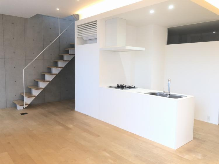 ルクール市ヶ谷払方町(旧ARK HOUSE 市ヶ谷払方町)の居間・リビング|居室、リビング