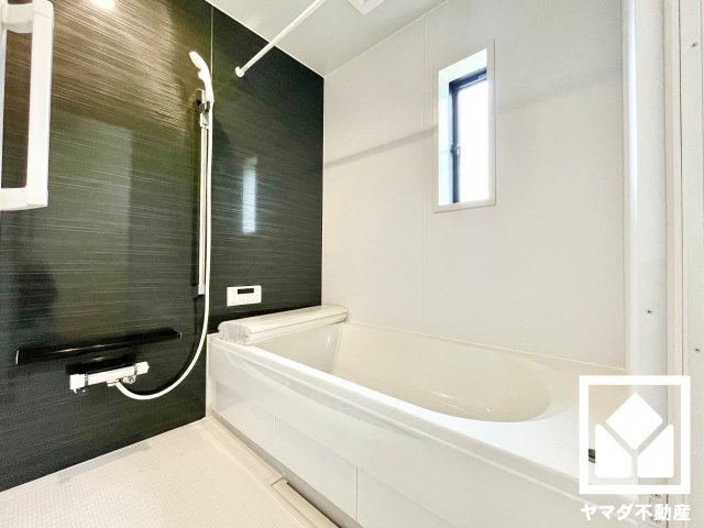 八幡市橋本尻江　第1　8号棟の浴室