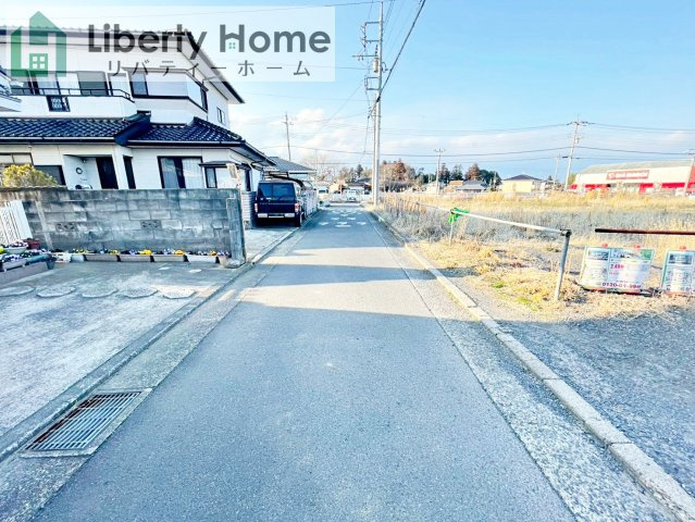 水戸市渡里町第5　新築戸建　1号棟の前面道路含む現地写真