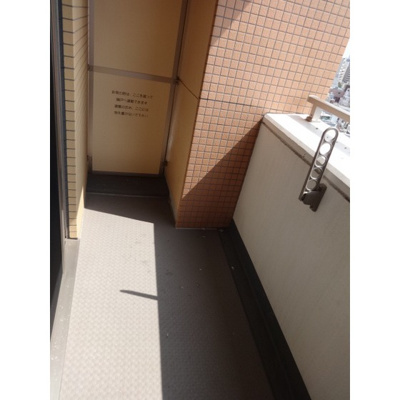 【バルコニー】 | エルフラット鶯谷 | バルコニー