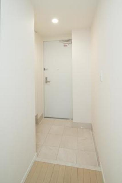 ル・シヤージュ神宮前の玄関|※写真は同タイプ住戸です。