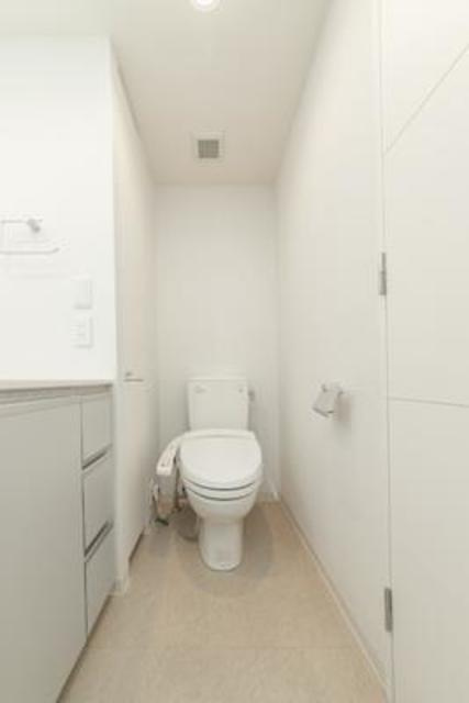 ル・シヤージュ神宮前のトイレ|※写真は同タイプ住戸です。