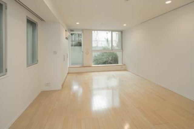 ル・シヤージュ神宮前の居間・リビング|※写真は同タイプ住戸です。