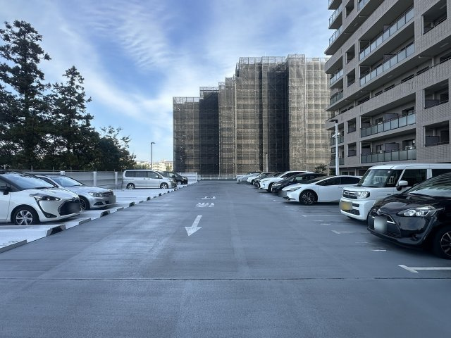 シーアイマンション須磨エクシードの駐車場