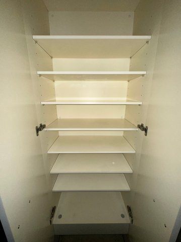 レジュールアッシュ心斎橋リュクスの収納