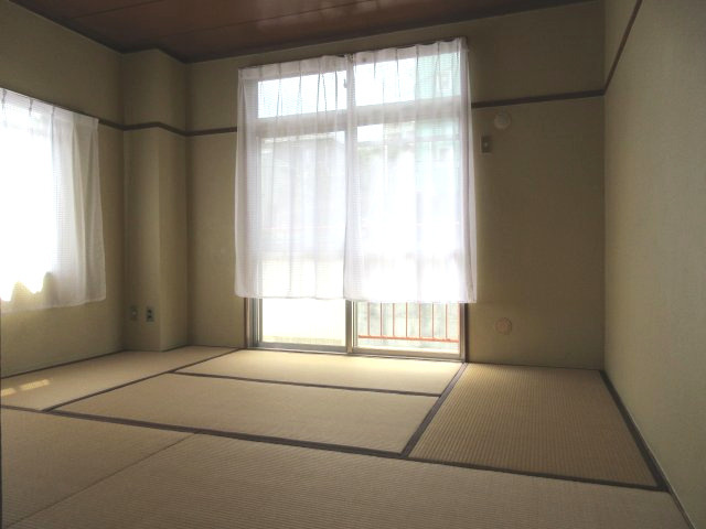 エクリート朝霧の和室