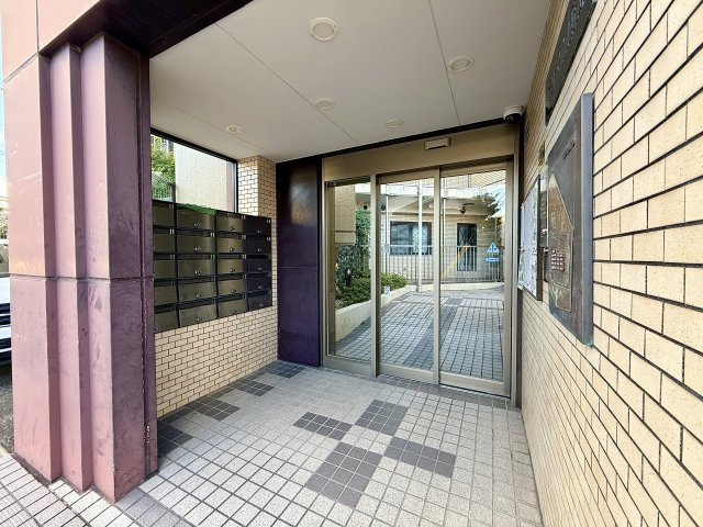 グランドメゾン上野公園のエントランス