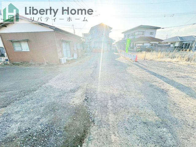 水戸市渡里町第5　新築戸建　4号棟の前面道路含む現地写真