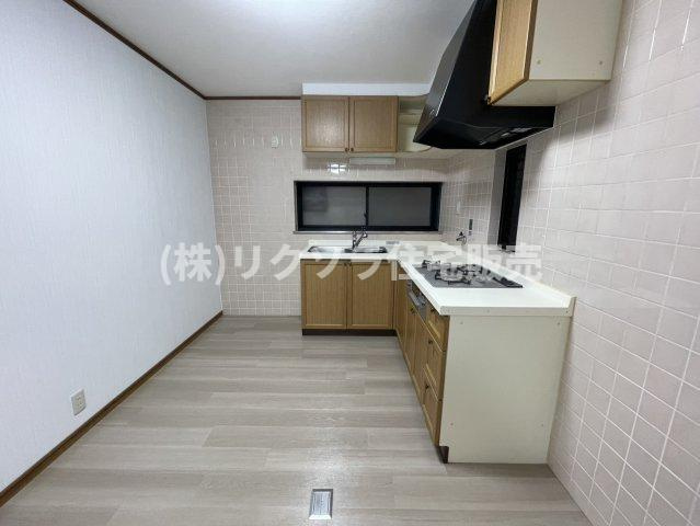 池之宮1丁目　中古一戸建てのキッチン|LDK15.0帖
■物件内覧・資金計画相談・住宅ローン相談、リフォーム相談、お問合せ受付中■
※当日・翌日のご内覧、ご相談はお電話でのお問合せがスムーズです！