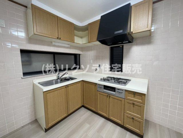 池之宮1丁目　中古一戸建てのキッチン|■物件内覧・資金計画相談・住宅ローン相談、リフォーム相談、お問合せ受付中■
※当日・翌日のご内覧、ご相談はお電話でのお問合せがスムーズです！