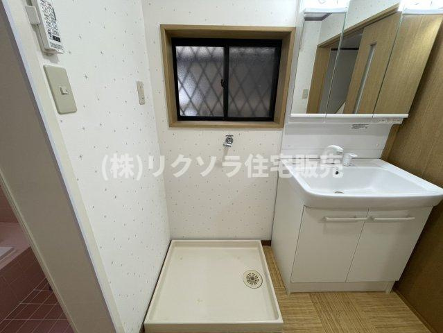 池之宮1丁目　中古一戸建てのランドリースペース|ドラム式も設置可能
■物件内覧・資金計画相談・住宅ローン相談、リフォーム相談、お問合せ受付中■
※当日・翌日のご内覧、ご相談はお電話でのお問合せがスムーズです！