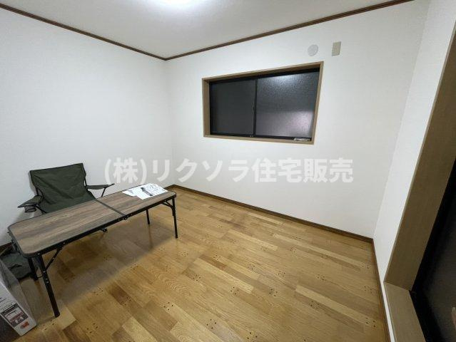 池之宮1丁目　中古一戸建ての洋室|洋室6.0帖
■物件内覧・資金計画相談・住宅ローン相談、リフォーム相談、お問合せ受付中■
※当日・翌日のご内覧、ご相談はお電話でのお問合せがスムーズです！