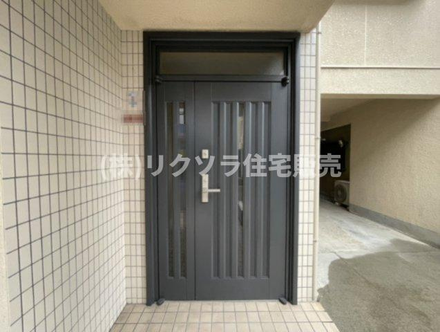 池之宮1丁目　中古一戸建ての玄関|■物件内覧・資金計画相談・住宅ローン相談、リフォーム相談、お問合せ受付中■
※当日・翌日のご内覧、ご相談はお電話でのお問合せがスムーズです！