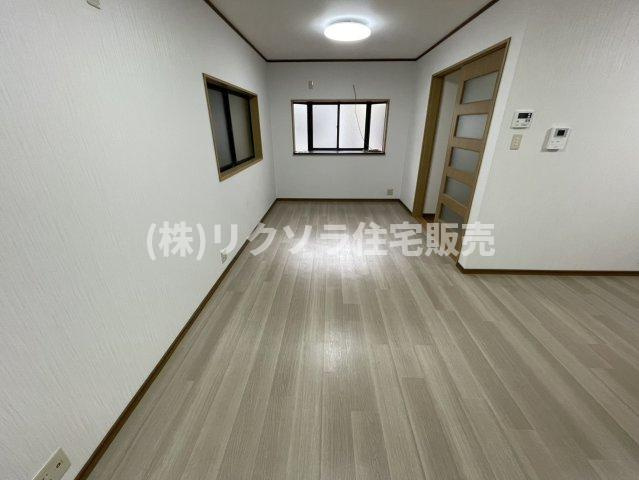 池之宮1丁目　中古一戸建ての居間・リビング|LDK15.0帖
■物件内覧・資金計画相談・住宅ローン相談、リフォーム相談、お問合せ受付中■
※当日・翌日のご内覧、ご相談はお電話でのお問合せがスムーズです！