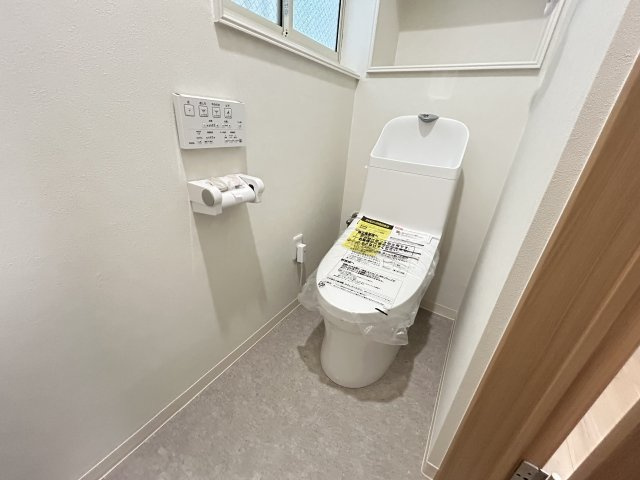 神戸市垂水区星陵台５丁目戸建のトイレ