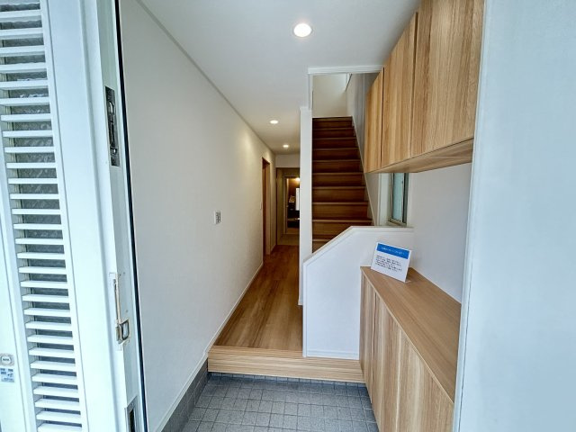 神戸市垂水区星陵台５丁目戸建の玄関